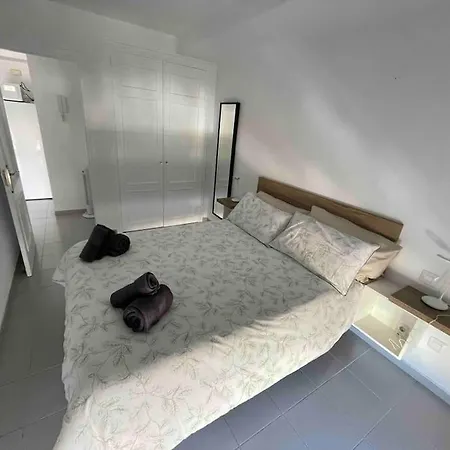 Carmenes 2 Apartment *